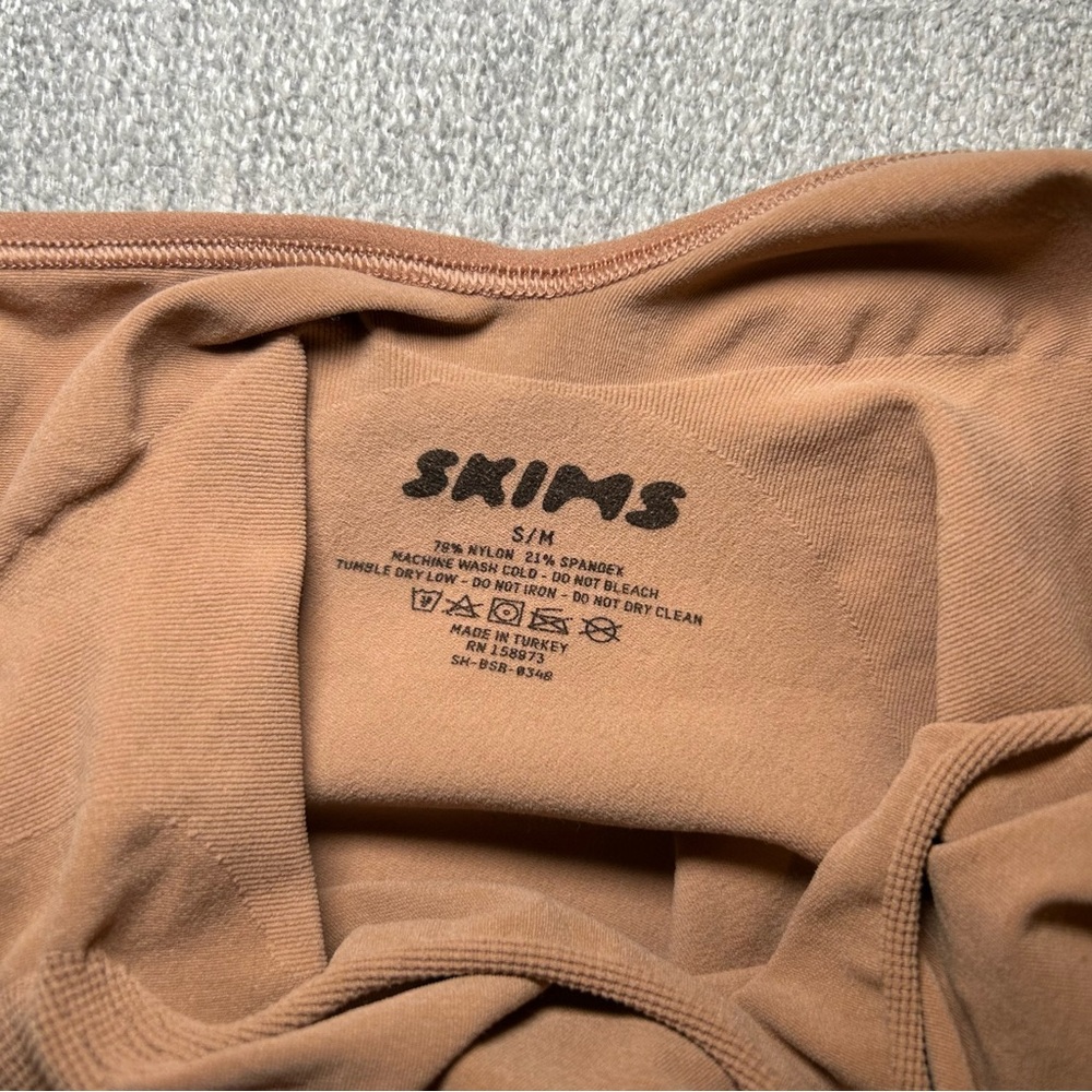 Skims Seamless Sculpt Brief Bodysuit Tan Size Small/Medium - Picture 5 of 5
